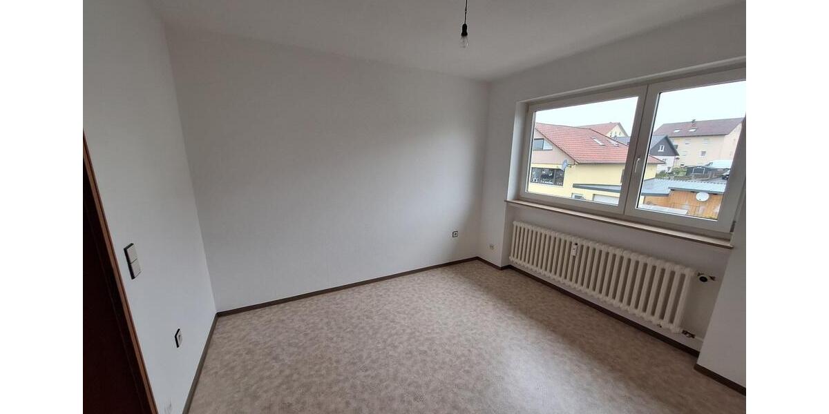 Etagenwohnung Üchtelhausen - 5 Zimmer, 108 m&sup2;, 900&euro; | Angebot:26241913