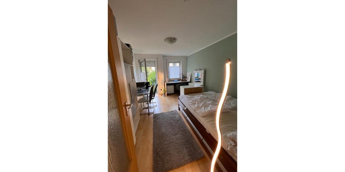 1-Zimmer-Wohnung zur UNTERMIETE (15.03. - 15.09.) 1 zimmer