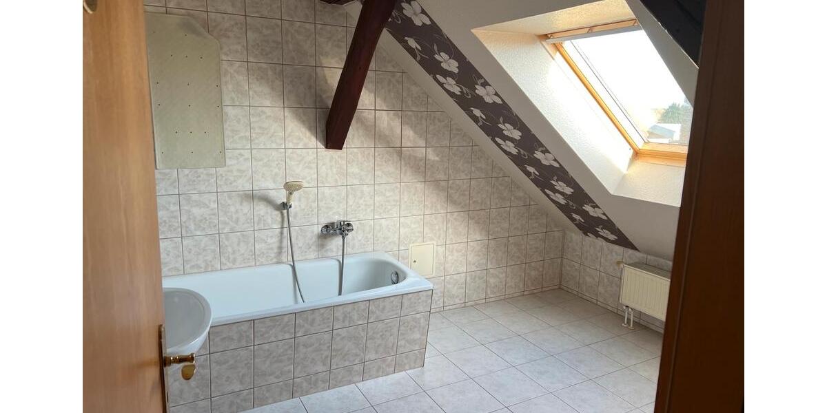 Dachgeschoßwohnung Zerbst (Anhalt) - 2 Zimmer, 60 m&sup2;, 390&euro; | Angebot:24875341