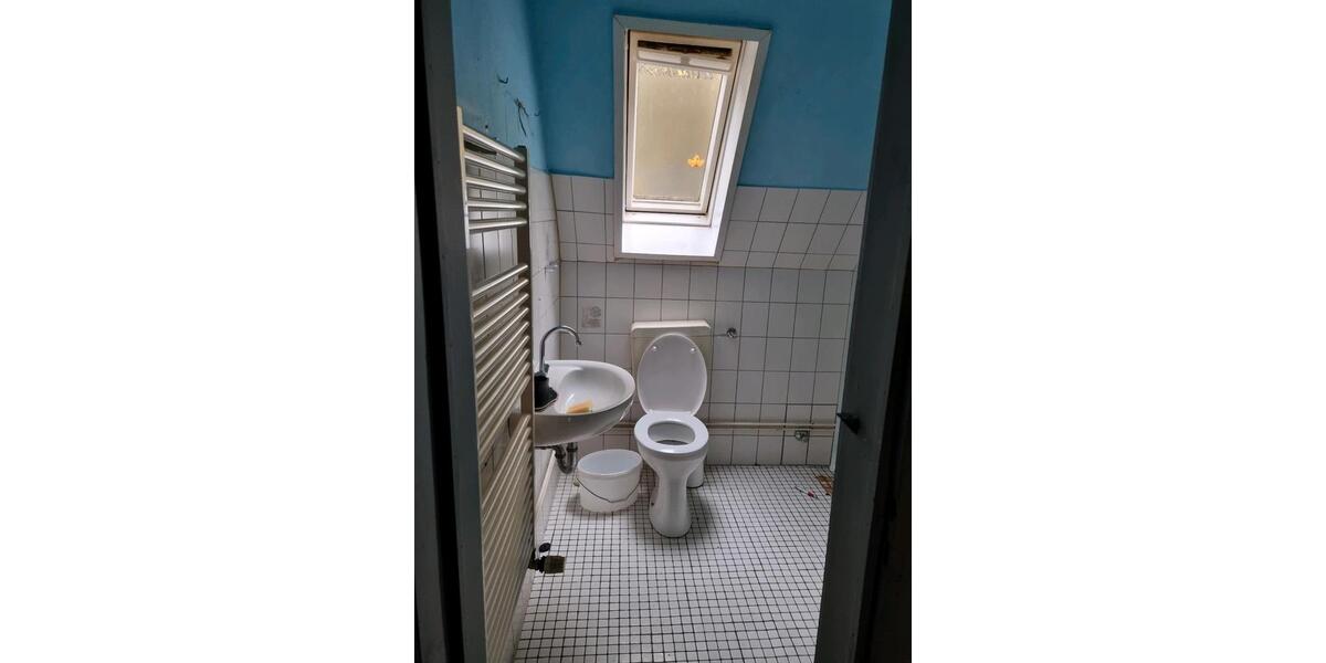 Dachgeschoßwohnung Altena - 4 Zimmer, 80 m&sup2;, 400&euro; | Angebot:25933430