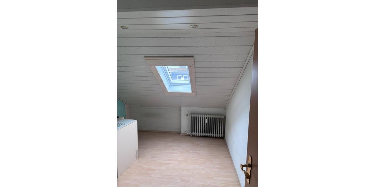 Dachgeschoßwohnung Büren - 3 Zimmer, 70 m&sup2;, 525&euro; | Angebot:25174349