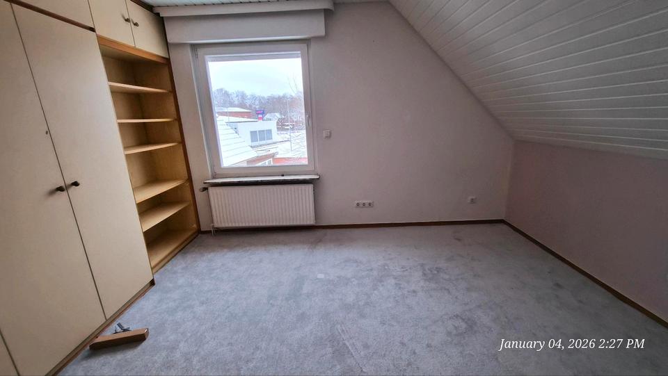 Dachgeschosswohnung zu Vermieten 4 zimmer