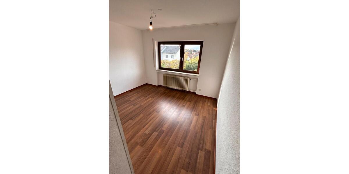 Etagenwohnung Karlsruhe Wettersbach - 4 Zimmer, 112 m&sup2;, 1.430&euro; | Angebot:26012950
