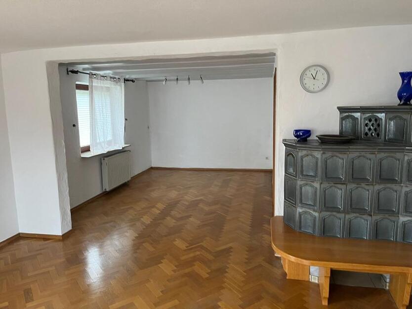 Helle große 1-Zi Wohnung zu vermieten