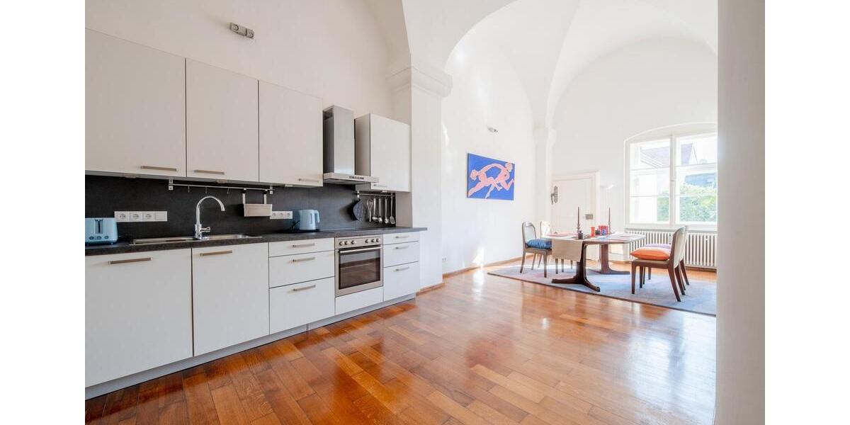 Elegante Altbauwohnung 3 zimmer