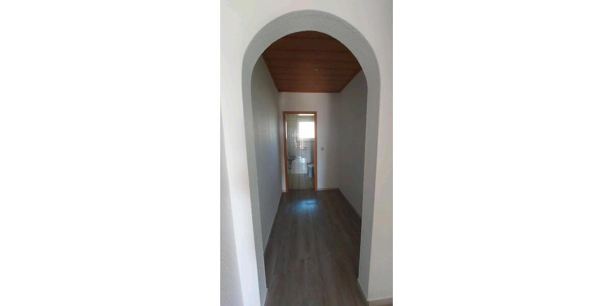 Erdgeschoßwohnung Stadtallendorf - 4 Zimmer, 120 m&sup2;, 900&euro; | Angebot:26704602