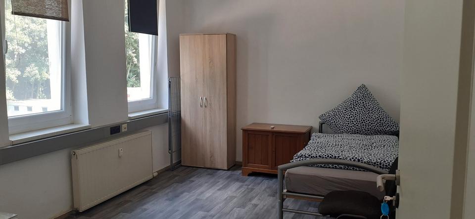 Wohnen auf Zeit Georgenthal - 9 Zimmer, 340 m&sup2;, 15&euro; | Angebot:26321447