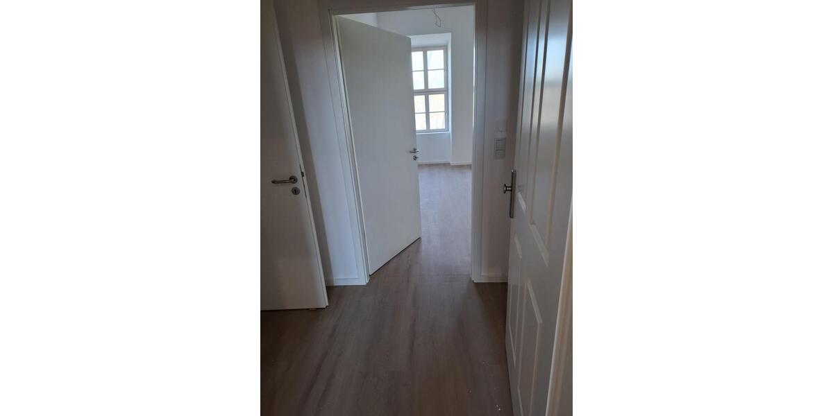 Etagenwohnung Teutschenthal - 4 Zimmer, 109 m&sup2;, 1.177&euro; | Angebot:24591715