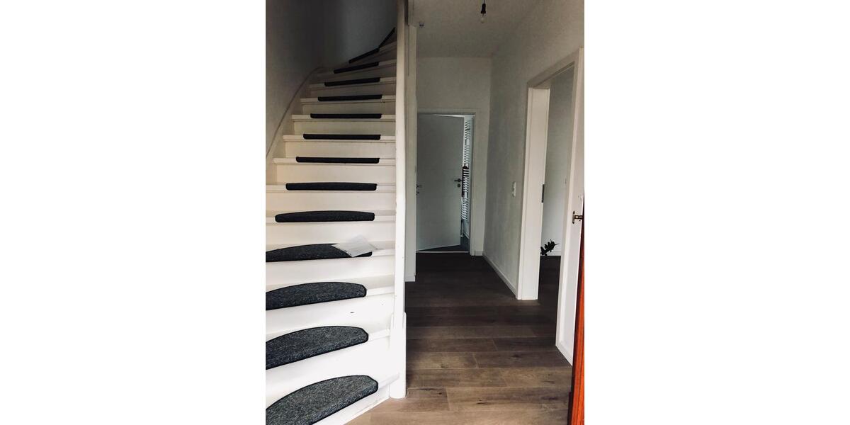 Doppelhaushälfte (112qm) zum 01.03.26 zu vermieten 4.5 zimmer