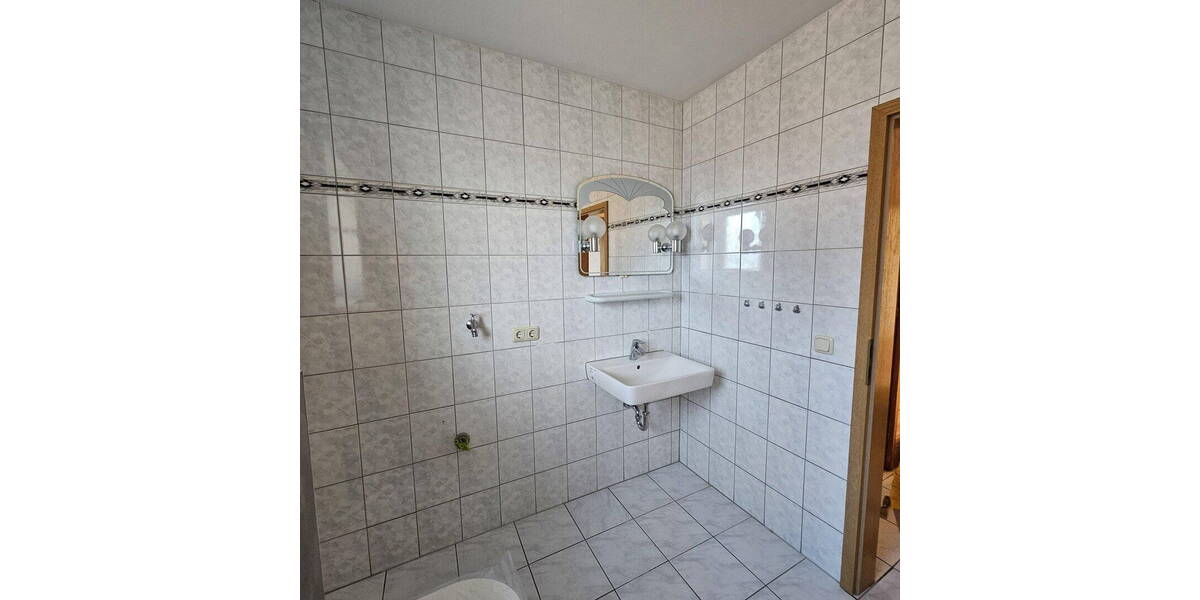 Etagenwohnung Burg - 3 Zimmer, 79 m&sup2;, 520&euro; | Angebot:26497111