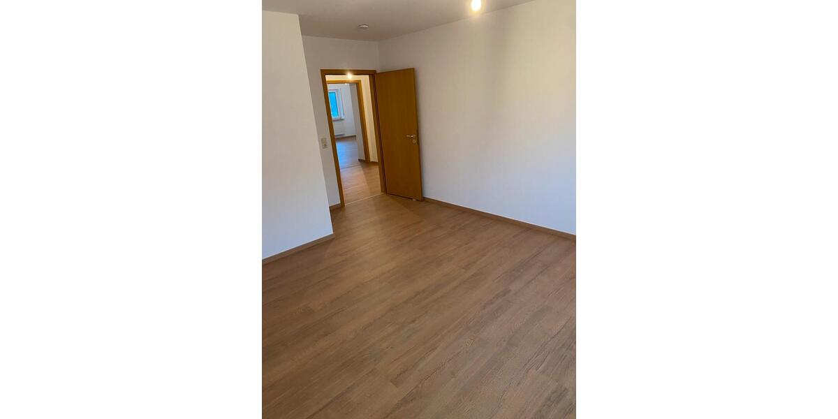 Etagenwohnung Mosbach - 3 Zimmer, 77 m&sup2;, 843&euro; | Angebot:24857829