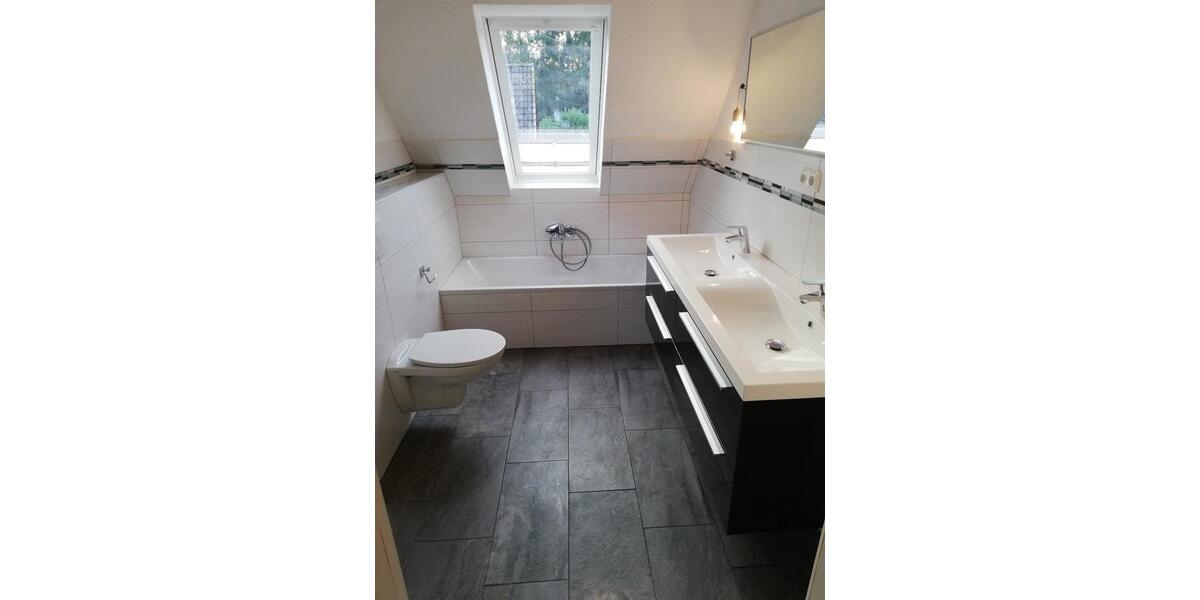 * Welmbüttel 4-Zimmerwohnung, 110 m², Loggia, EBK, Fußbodenhzg.* 4 zimmer