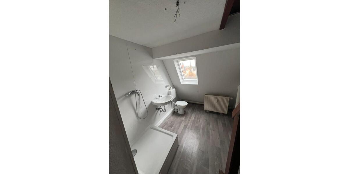 Dachgeschoßwohnung Detmold - 2.5 Zimmer, 64 m&sup2;, 896&euro; | Angebot:24869992