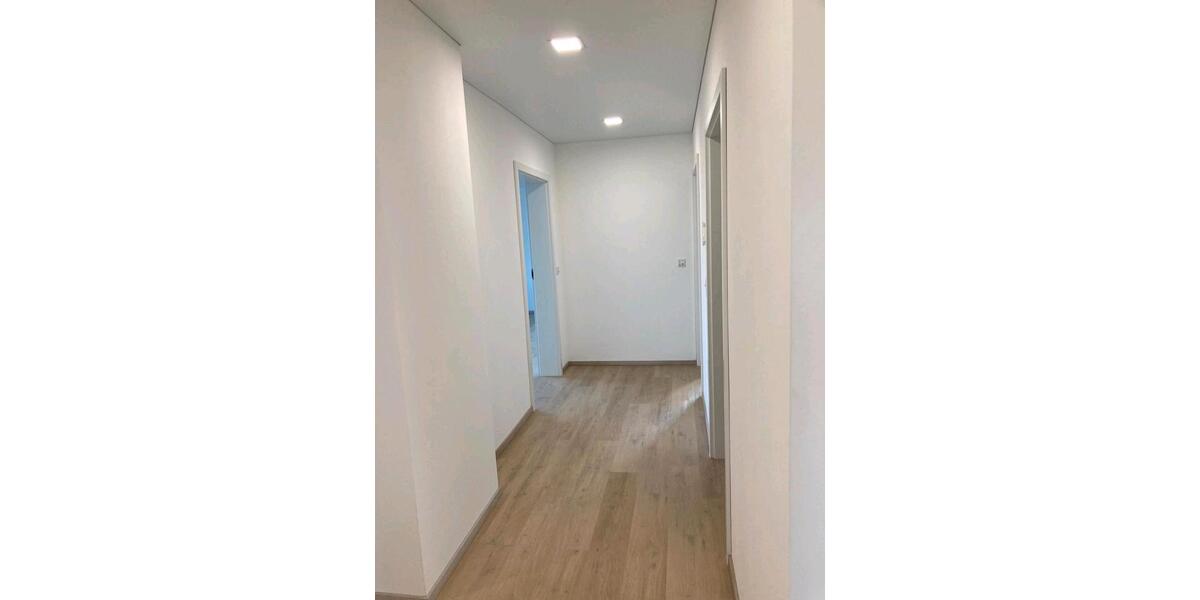 Erdgeschoßwohnung Sulzfeld - 4 Zimmer, 132 m&sup2;, 1.280&euro; | Angebot:26288314