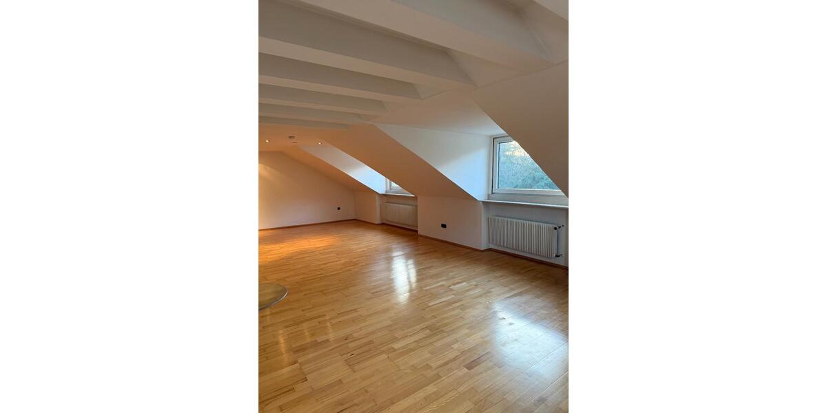 Dachgeschoßwohnung Oberhausen - 3.5 Zimmer, 80 m&sup2;, 660&euro; | Angebot:25143759