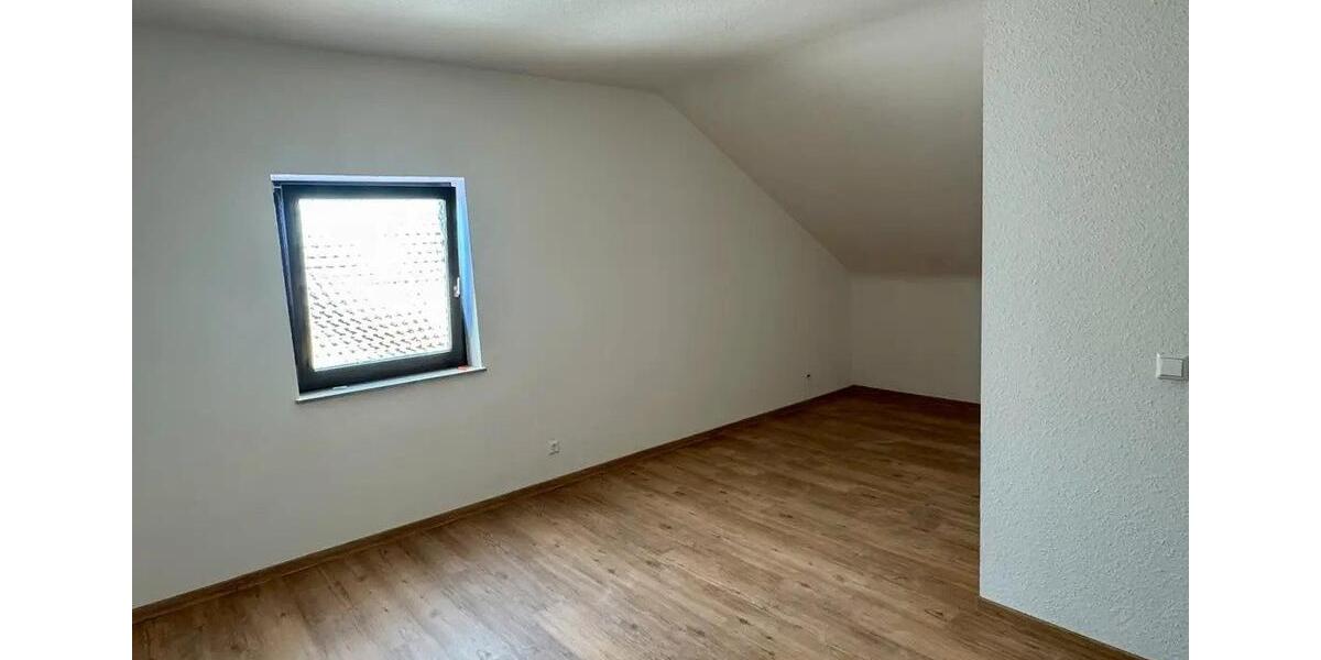 Maisonettenwohnung Eppelheim - 6 Zimmer, 204 m&sup2;, 2.400&euro; | Angebot:26279727
