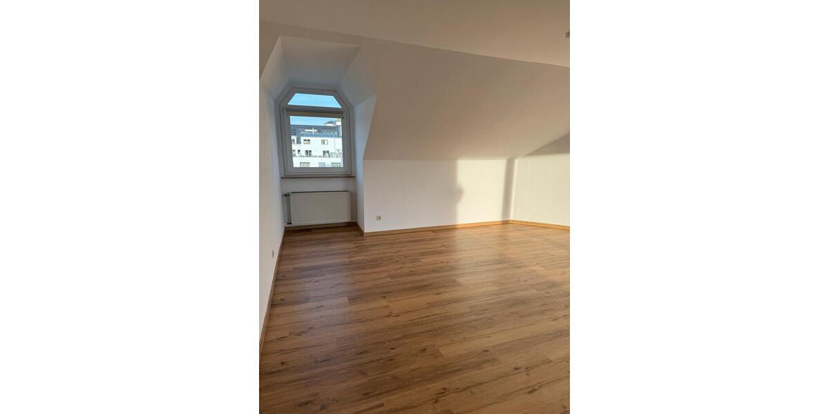Dachgeschoßwohnung Reichshof - 2 Zimmer, 76 m&sup2;, 970&euro; | Angebot:25904641