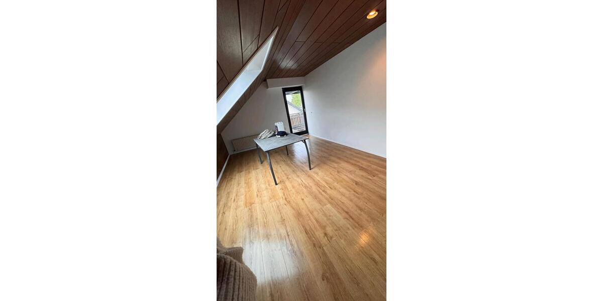 Dachgeschoßwohnung Bünde - 3 Zimmer, 84 m&sup2;, 950&euro; | Angebot:26676949