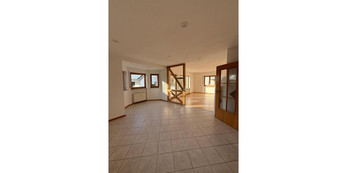 Einfamilienhaus Kandern - 5 Zimmer, 150 m&sup2;, 1.950&euro; | Angebot:25856128