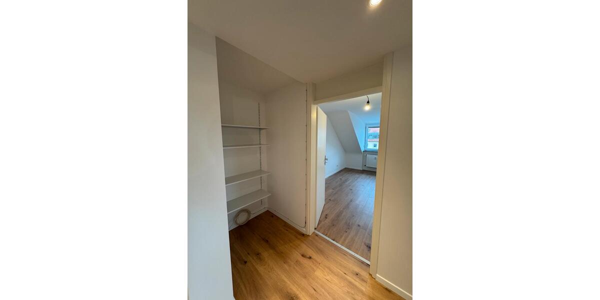 Dachgeschoßwohnung Nürnberg Altenfurt - 3 Zimmer, 75 m&sup2;, 1.200&euro; | Angebot:26049421