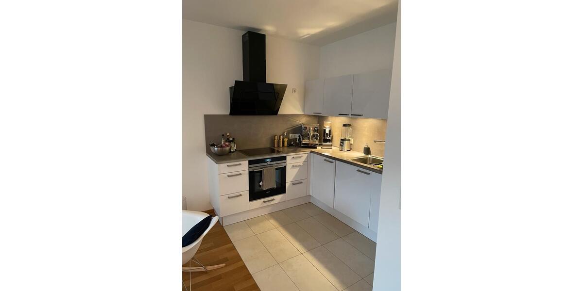 Etagenwohnung Düsseldorf Heerdt - 2 Zimmer, 72 m&sup2;, 1.700&euro; | Angebot:26498595