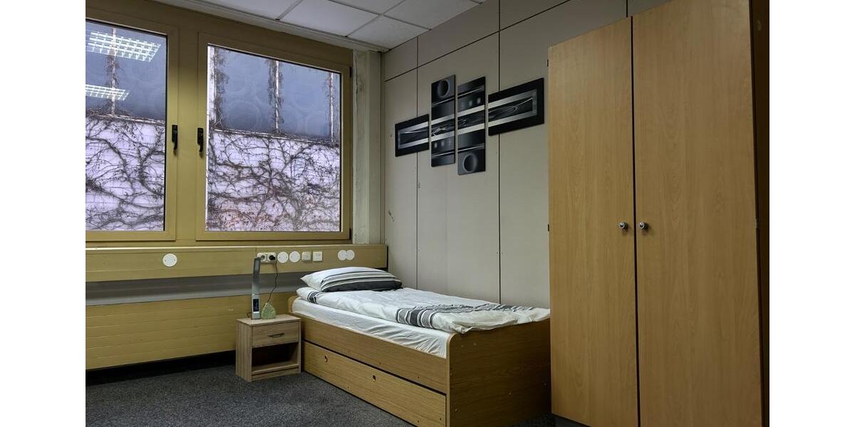 Wohnen auf Zeit Würzburg Lengfeld - 6 Zimmer, 250 m&sup2;, 23&euro; | Angebot:24682197