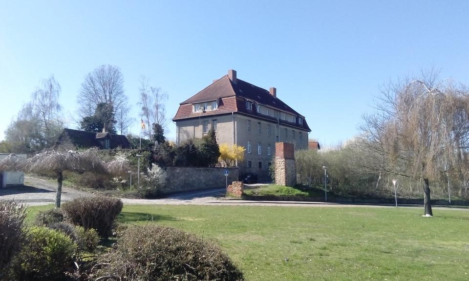 Erdgeschoßwohnung Wanzleben-Börde Börde - 5 Zimmer, 120 m&sup2;, 469&euro; | Angebot:19433680