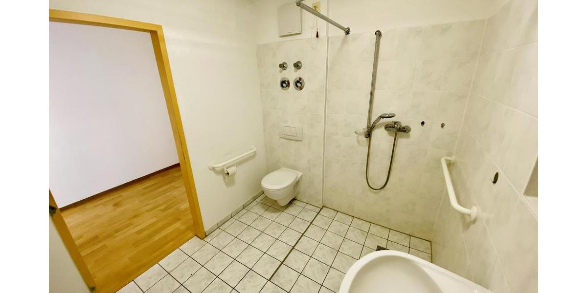 Süd-Balkon! 2-Raum Wohnung mit Dusche, Aufzug im Haus und Tiefgarage! - Etagenwohnung Gera Alt-Bieblach | Angebot:27119921