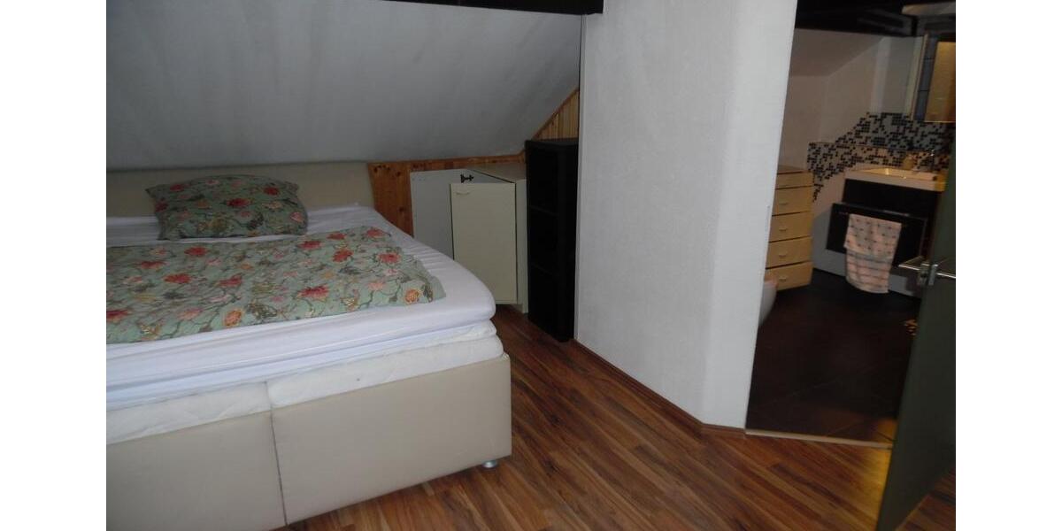 Dachgeschoßwohnung Seßlach - 1 Zimmer, 45 m&sup2;, 330&euro; | Angebot:26030593