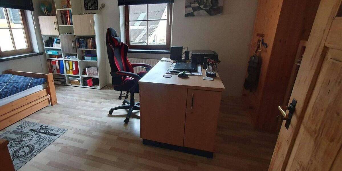 Etagenwohnung Weinsberg-Grantschen Grantschen - 5 Zimmer, 145 m&sup2;, 1.500&euro; | Angebot:26159836