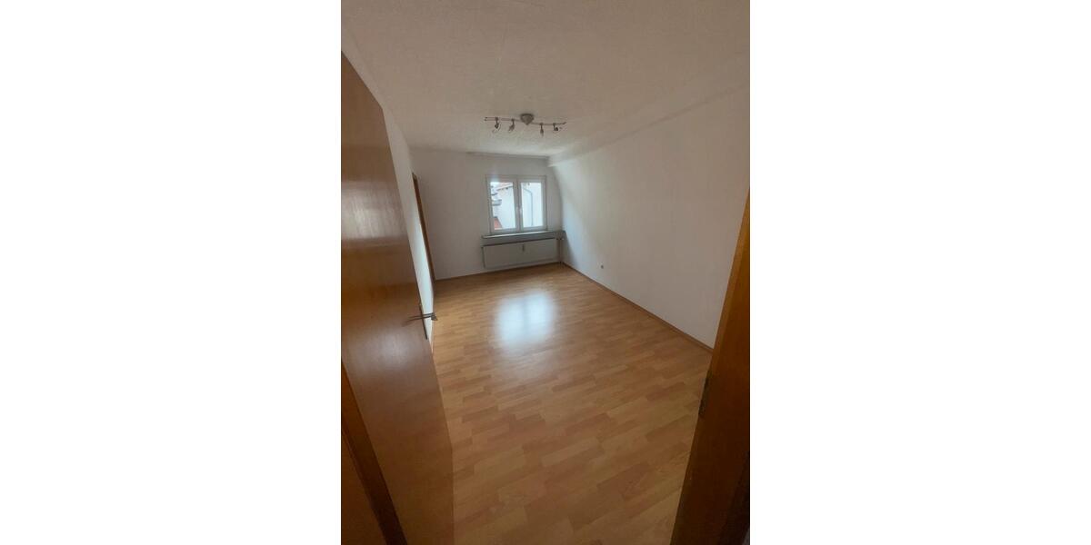 Etagenwohnung Fritzlar - 3 Zimmer, 95 m&sup2;, 890&euro; | Angebot:26612027