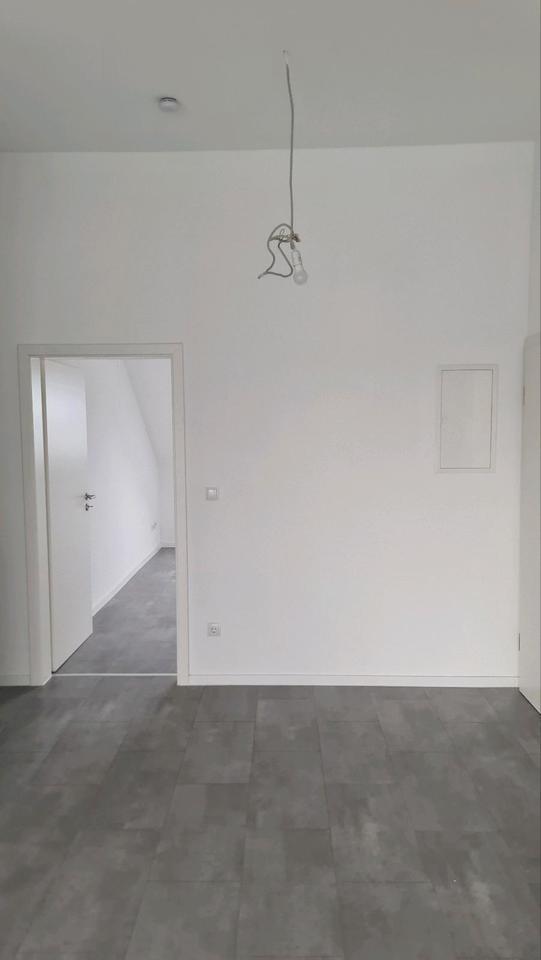 Traumhafte, kernsanierte 3-Zi Wohnung mit blick ins Grüne