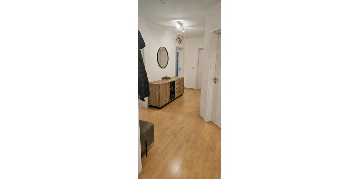 Dachgeschoßwohnung Tegernheim - 3 Zimmer, 88 m&sup2;, 1.200&euro; | Angebot:26377550