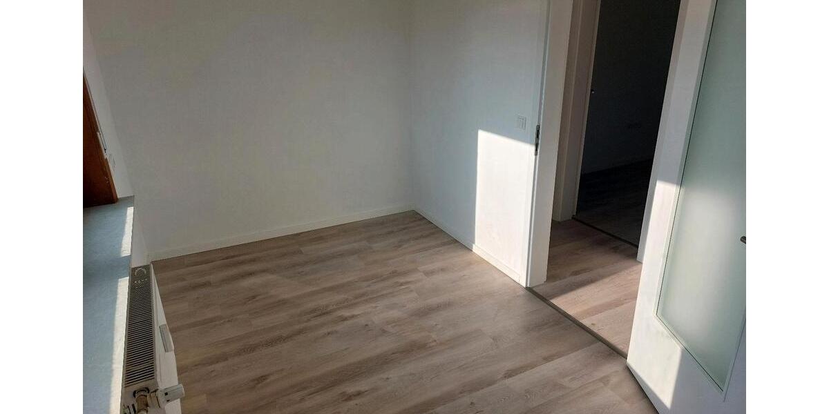 Etagenwohnung Angelburg - 4 Zimmer, 100 m&sup2;, 750&euro; | Angebot:26537434