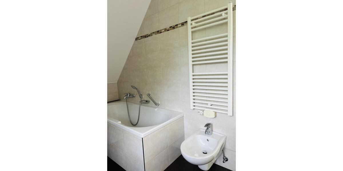 Dachgeschoßwohnung München Pasing-Obermenzing - 4 Zimmer, 98 m&sup2;, 2.250&euro; | Angebot:26653024