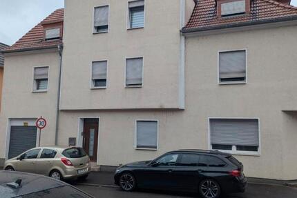 Haus Saarbrücken Scheidt - 4 Zimmer, 172 m&sup2;, 1.400&euro; | Angebot:24780403