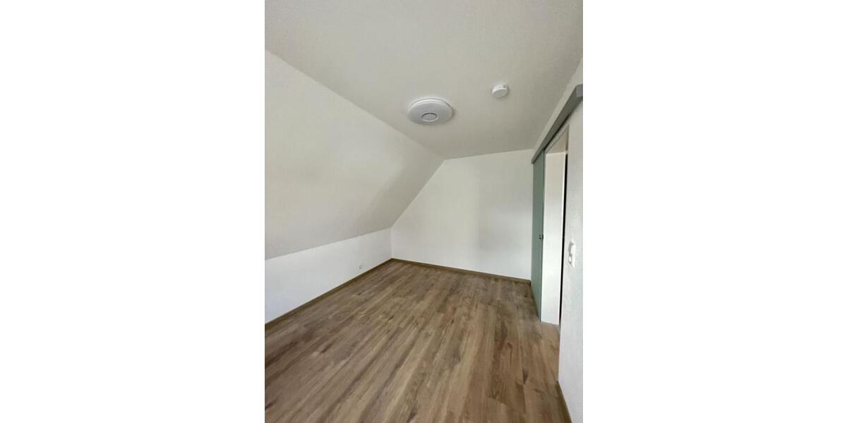 Dachgeschoßwohnung Nattheim - 3 Zimmer, 65 m&sup2;, 780&euro; | Angebot:25340815