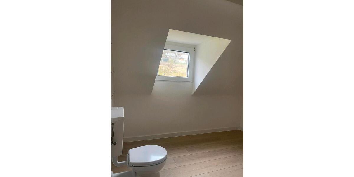 Dachgeschoßwohnung Gerolstein - 2 Zimmer, 1 m&sup2;, 450&euro; | Angebot:25451371