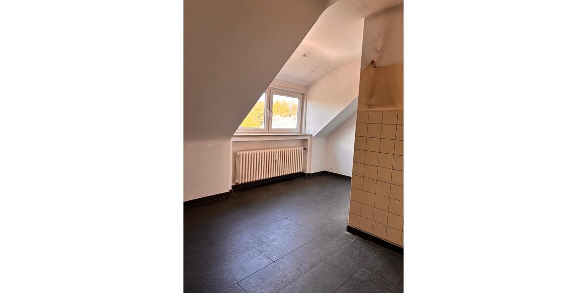 Dachgeschoßwohnung Erkrath - 3 Zimmer, 85 m&sup2;, 890&euro; | Angebot:26329360