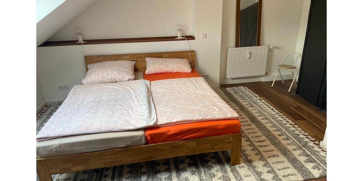 Dachgeschoßwohnung Duisburg Hamborn - 2 Zimmer, 82 m&sup2;, 758&euro; | Angebot:26562111