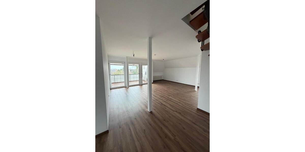 Zentrale 4-Zimmer Wohnung mit Balkon und Stellplatz 4 zimmer