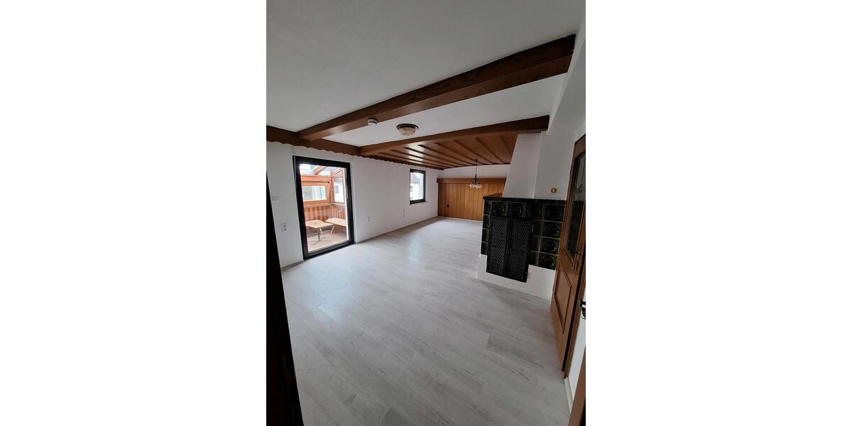 Etagenwohnung Amberg - 4 Zimmer, 105 m&sup2;, 990&euro; | Angebot:25173865