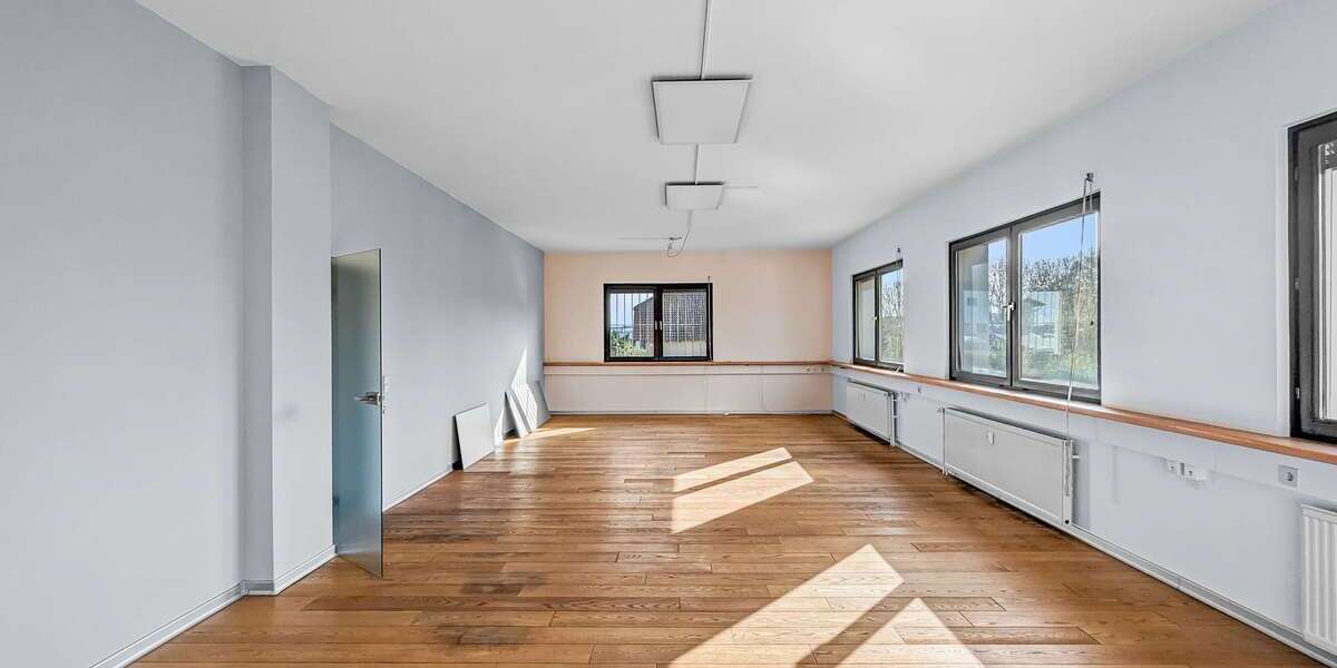 Büro in Neu-Anspach 1.130 € 133 m² zimmer