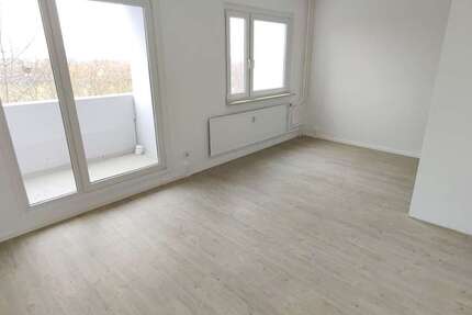 Wohnung Halle Silberhöhe - 3 Zimmer, 59 m&sup2;, 460&euro; | Angebot:27116761