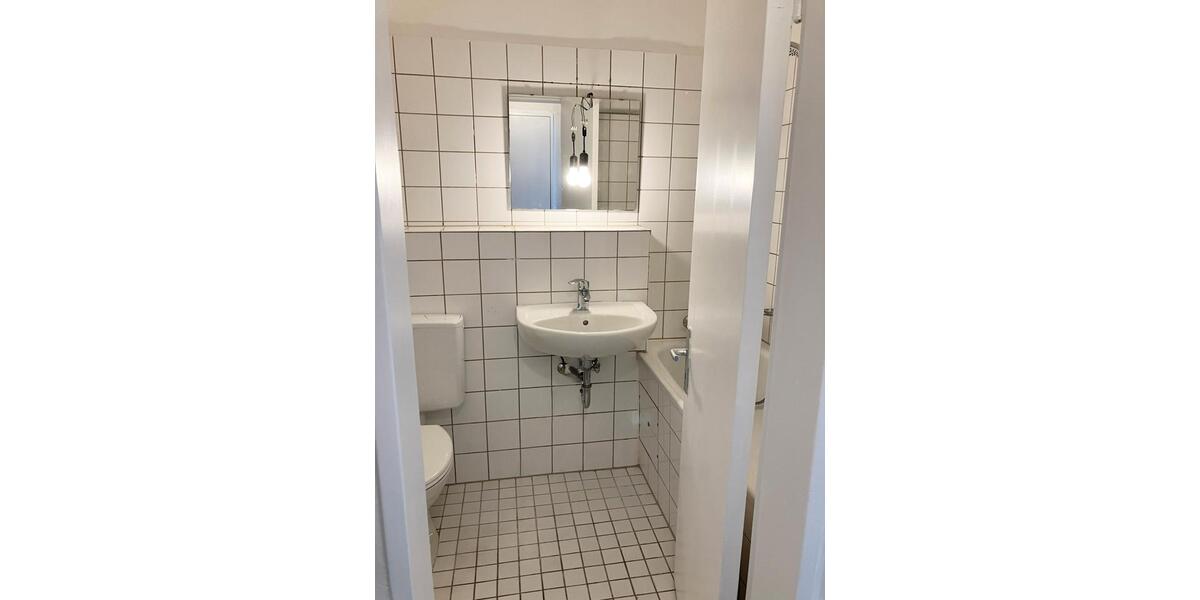 Etagenwohnung Düsseldorf Stadtbezirk 9 - 1 Zimmer, 39 m&sup2;, 411&euro; | Angebot:26633936