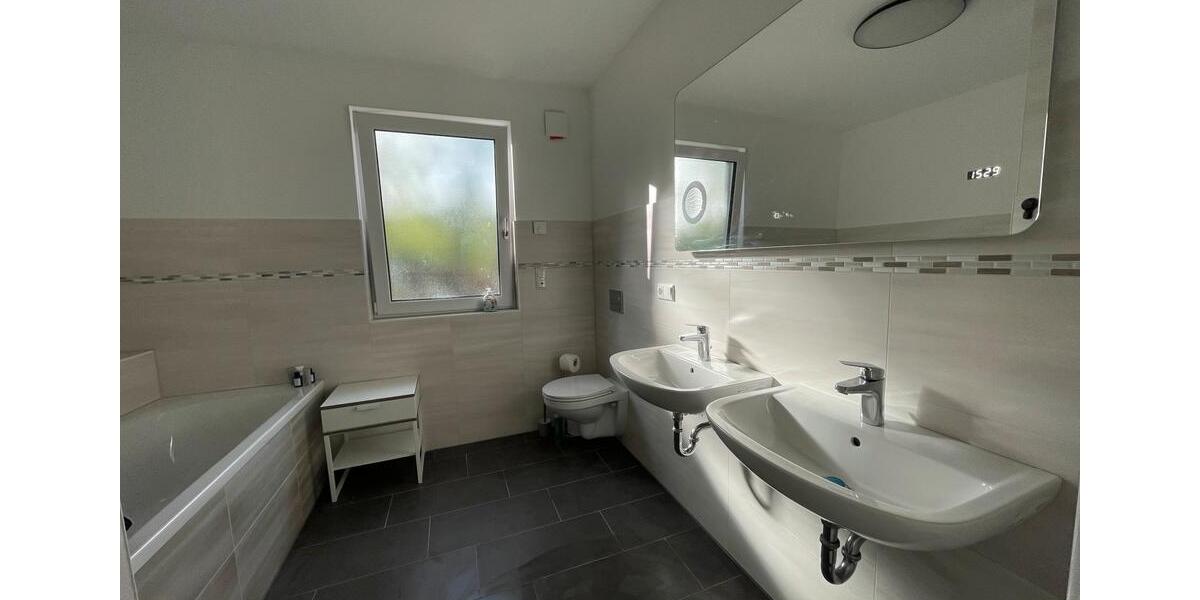 Erdgeschoßwohnung Am Mellensee - 4 Zimmer, 110 m&sup2;, 1.700&euro; | Angebot:25635617