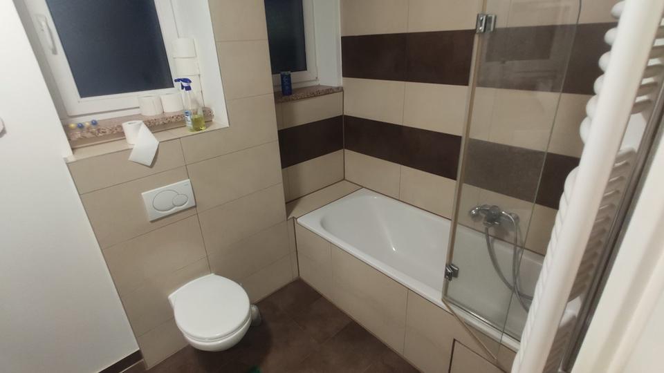 Wohnen auf Zeit Mering - 6 Zimmer, 18 m&sup2;, 18&euro; | Angebot:22084409