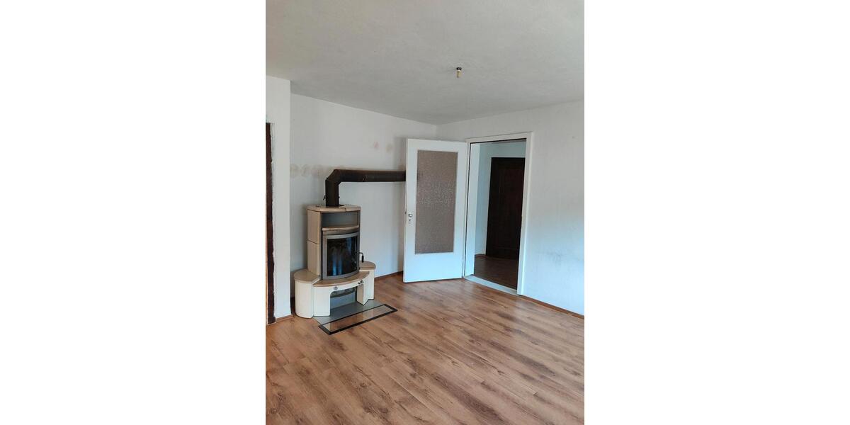 Etagenwohnung Weida - 2 Zimmer, 50 m&sup2;, 300&euro; | Angebot:25304483