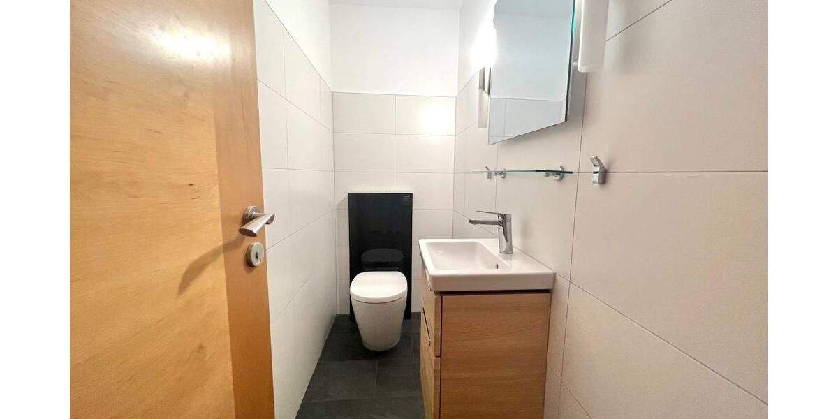 Modern sanierte 5-Zi.-Wohnung mit herrlichem Garten 5 zimmer