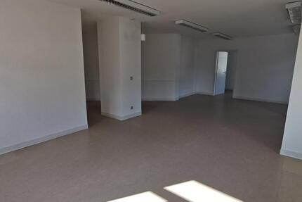 Geräumige Büro- oder Praxisräume in zentraler Lage von Bad Berleburg-Stadt zimmer